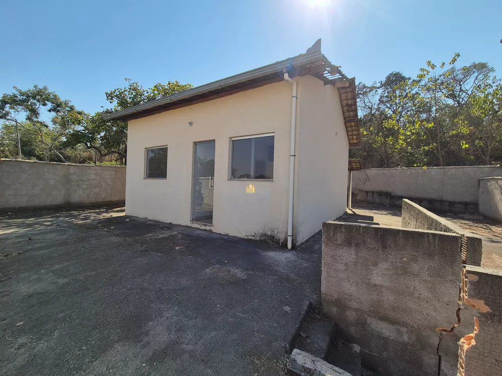 Casa à venda com 2 quartos, 150m² - Foto 1