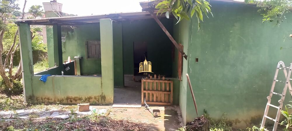 Casa à venda com 2 quartos, 720m² - Foto 1