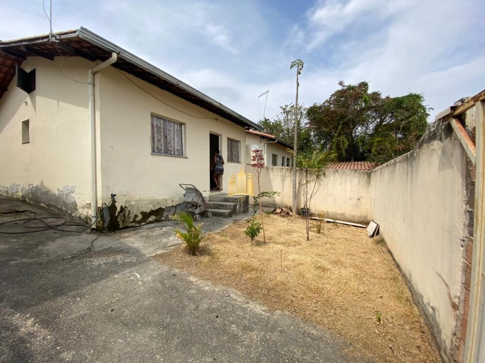 Casa à venda com 2 quartos, 180m² - Foto 2