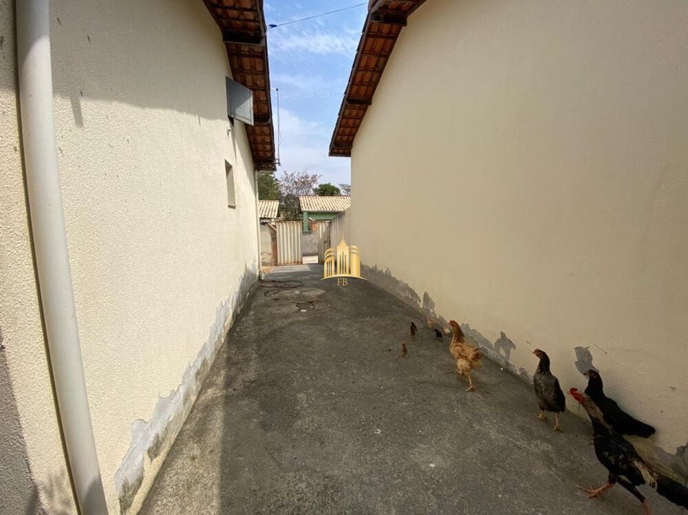 Casa à venda com 2 quartos, 180m² - Foto 3