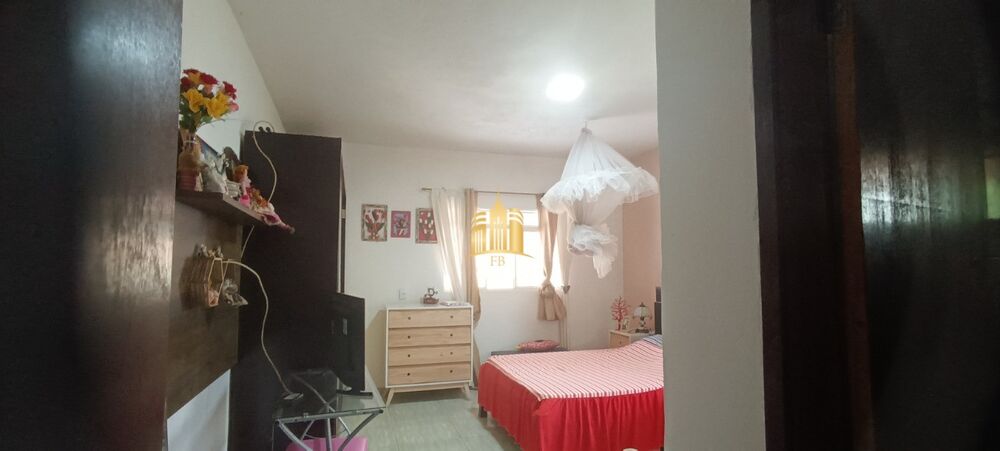 Casa à venda com 6 quartos, 1600m² - Foto 3