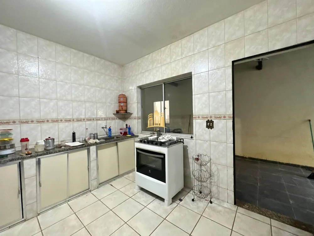 Sítio, 4 quartos, 1000 m² - Foto 1