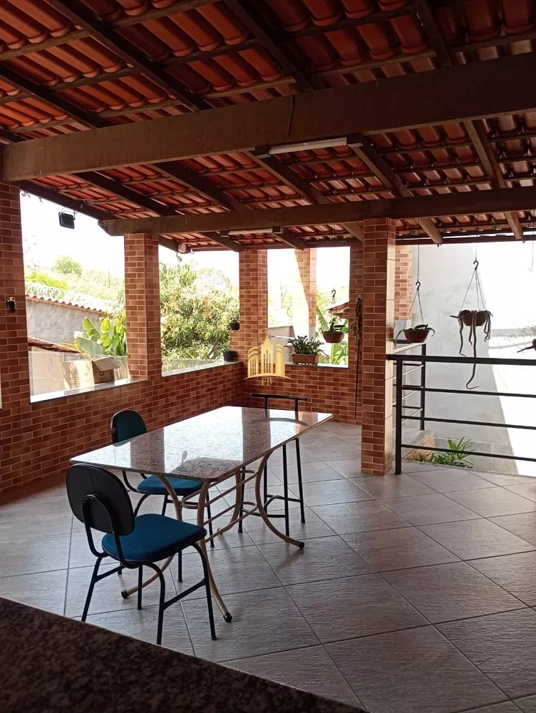 Casa à venda com 3 quartos, 744m² - Foto 4