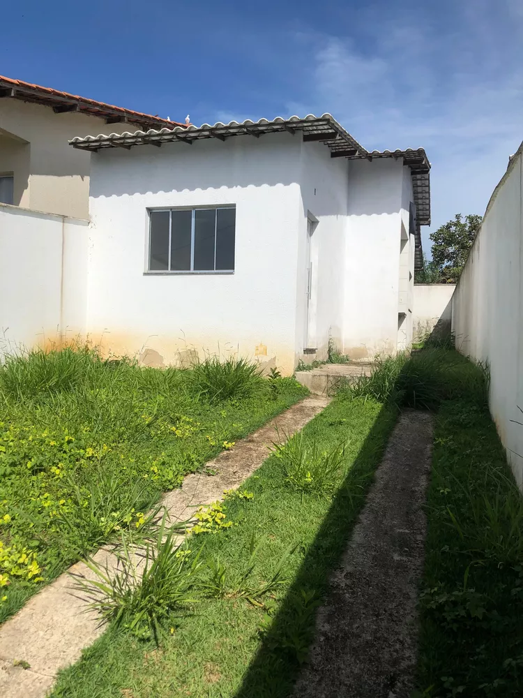 Casa à venda com 2 quartos, 180m² - Foto 1