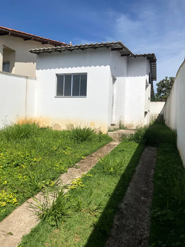 Casa à venda com 2 quartos, 180m² - Foto 2