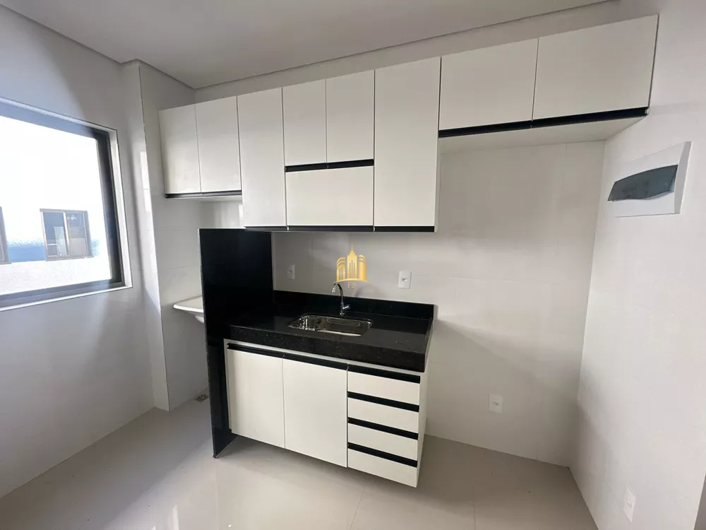 Apartamento à venda com 2 quartos, 70m² - Foto 2