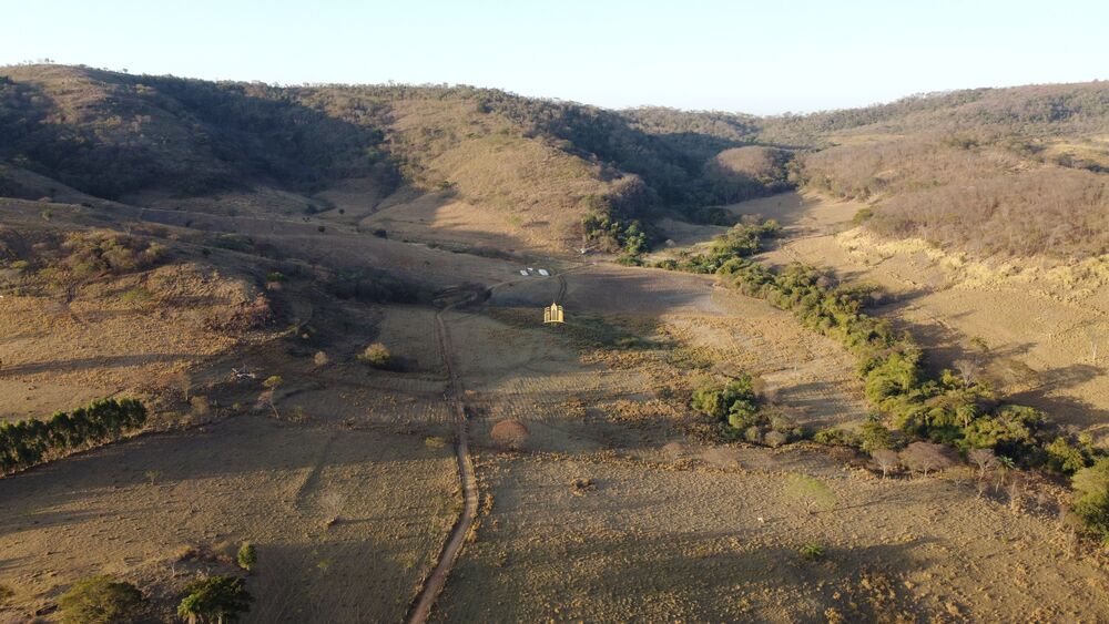 Fazenda à venda com 1 quarto, 400000m² - Foto 1