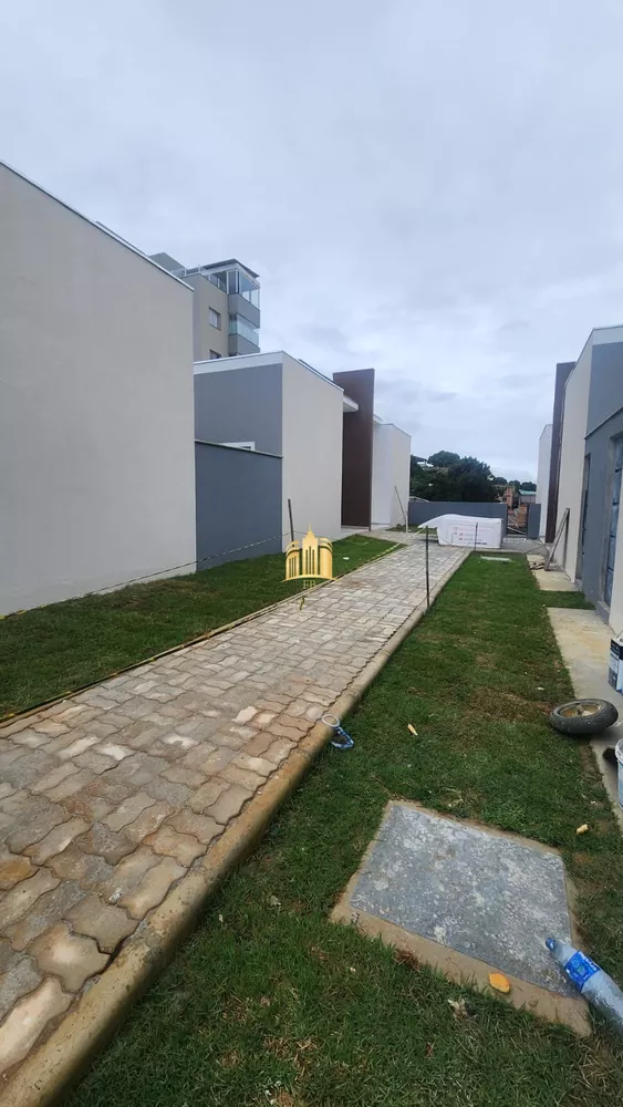 Casa à venda com 3 quartos, 150m² - Foto 2