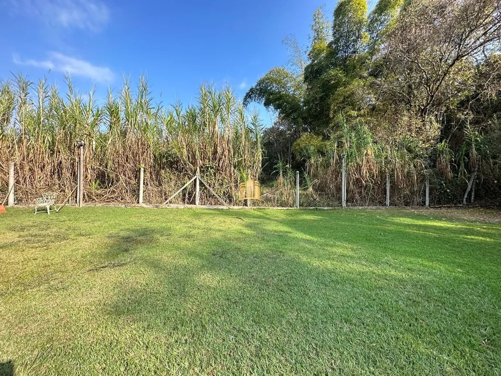 Sítio, 4 quartos, 2500 m² - Foto 1