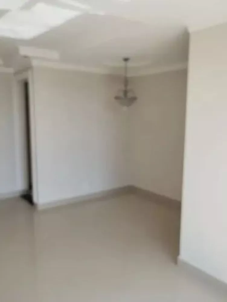 Apartamento à venda com 3 quartos, 60m² - Foto 2