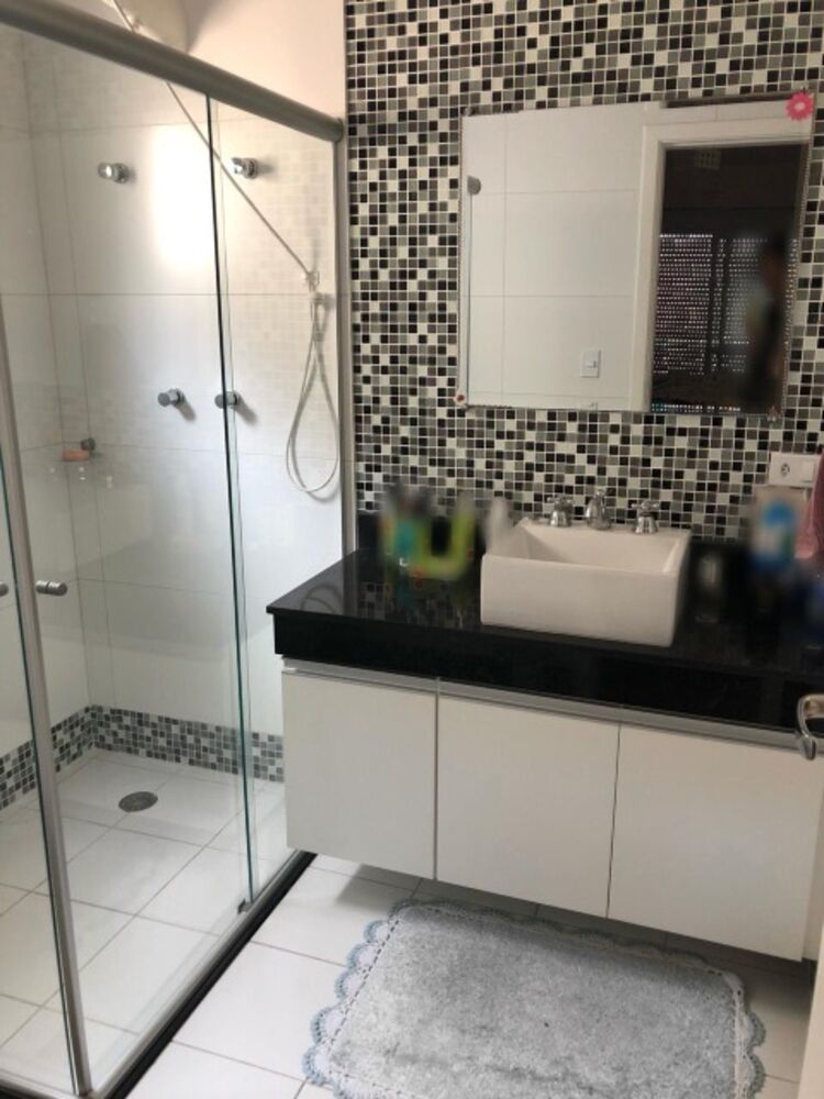 Sobrado à venda com 2 quartos, 200m² - Foto 2