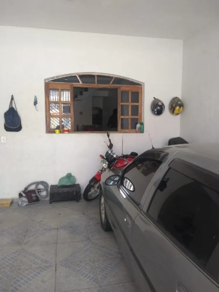 Sobrado, 6 quartos, 240 m² - Foto 1