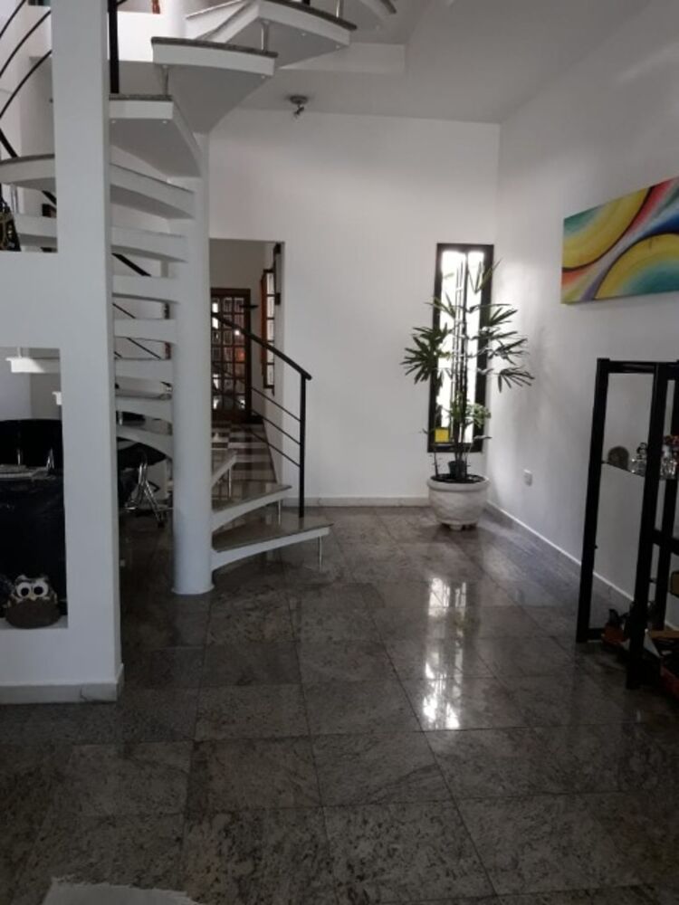 Sobrado, 4 quartos, 220 m² - Foto 1