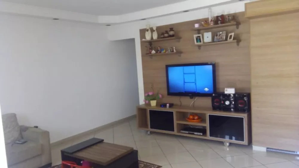 Sobrado, 3 quartos, 240 m² - Foto 1