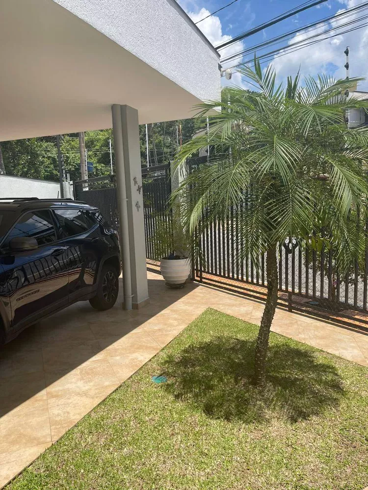 Casa à venda com 4 quartos, 200m² - Foto 3