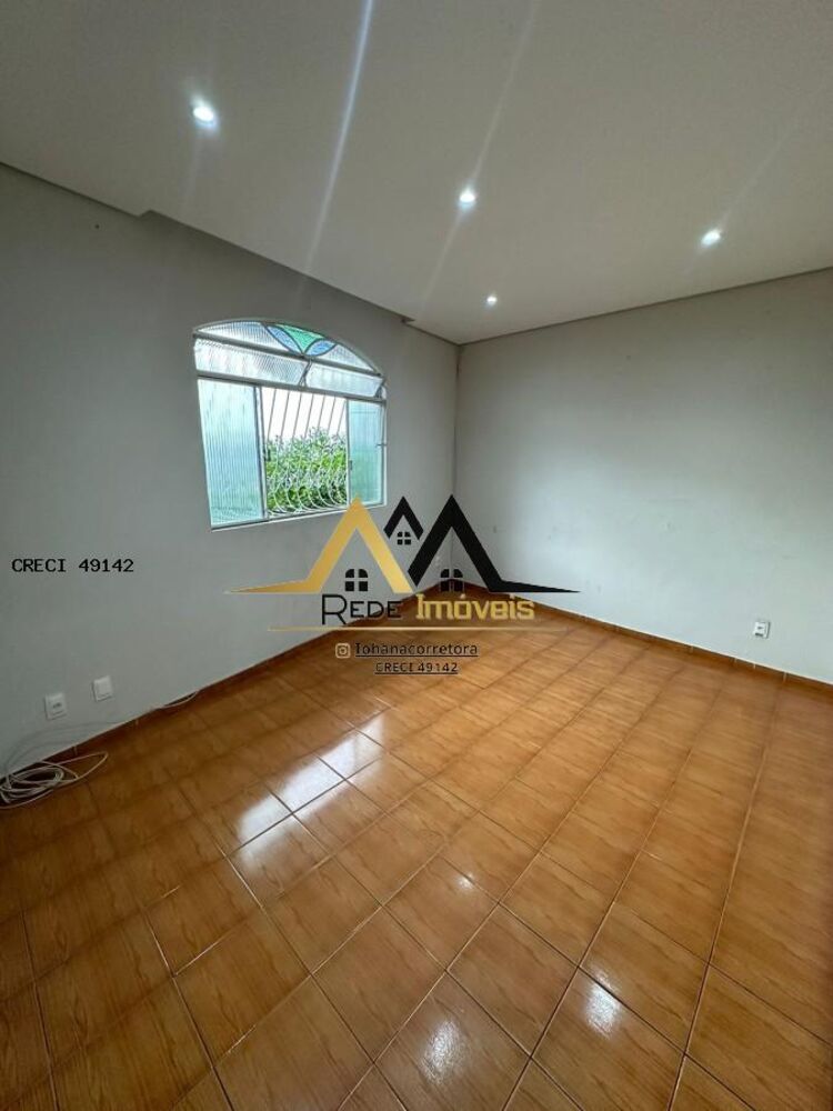 Casa à venda com 3 quartos, 200m² - Foto 1