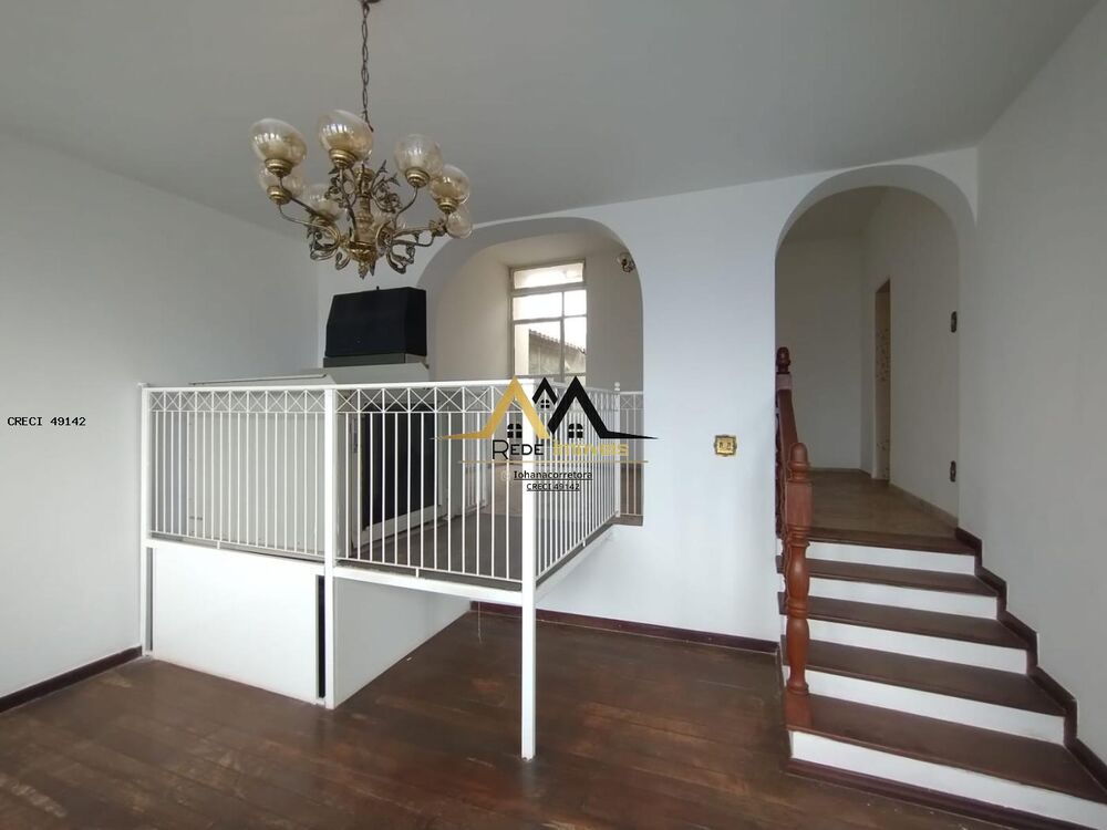 Casa à venda com 5 quartos, 360m² - Foto 1