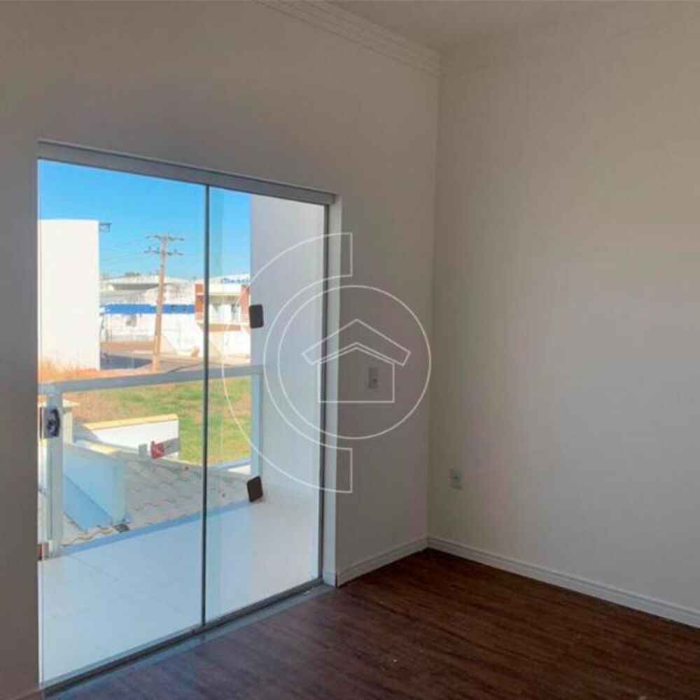 Sobrado à venda com 2 quartos, 105m² - Foto 2