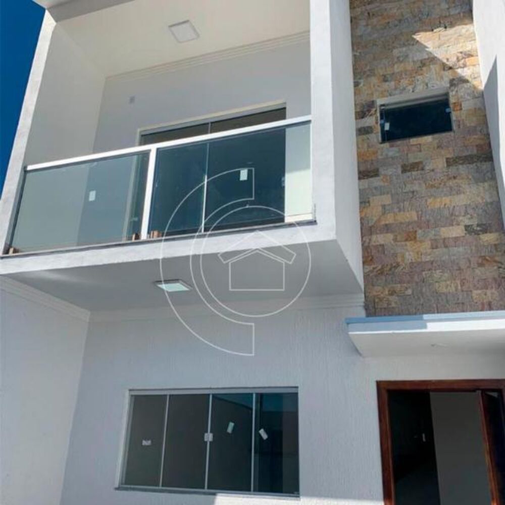 Sobrado à venda com 2 quartos, 105m² - Foto 1