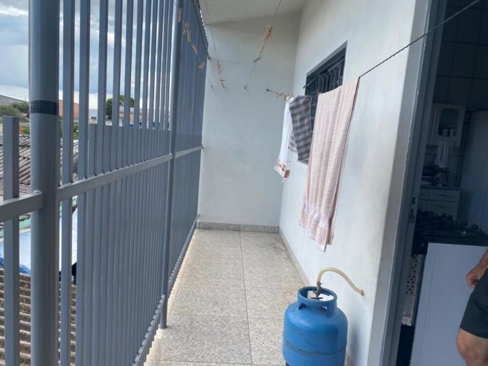 Casa à venda com 3 quartos, 246m² - Foto 3