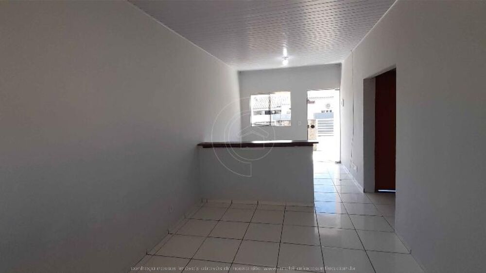 Casa à venda com 2 quartos, 59m² - Foto 4