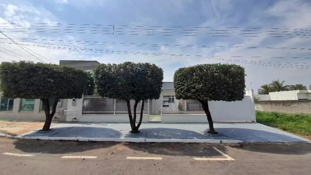 Casa para alugar com 2 quartos, 160m² - Foto 1