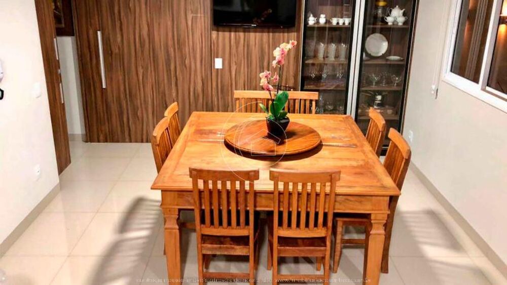 Casa à venda com 4 quartos, 160m² - Foto 3