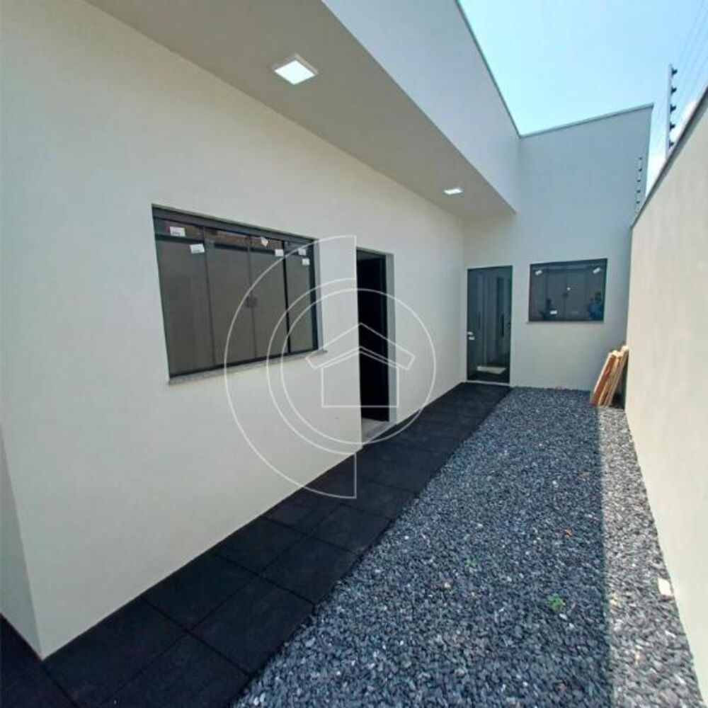 Casa à venda com 2 quartos, 117m² - Foto 1