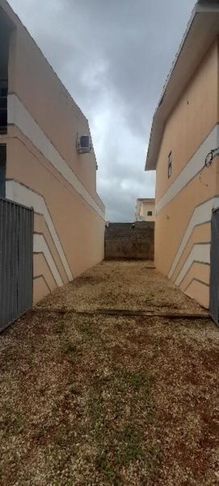 Casa de Condomínio para alugar com 2 quartos, 68m² - Foto 1