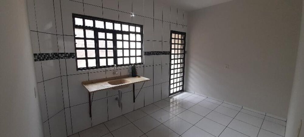 Casa de Condomínio para alugar com 2 quartos, 68m² - Foto 2