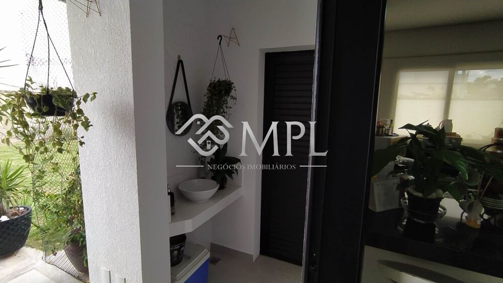 Casa de Condomínio para alugar com 3 quartos, 300m² - Foto 2