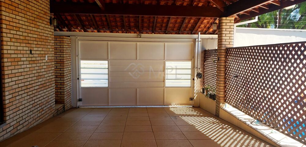 Casa à venda com 5 quartos, 258m² - Foto 4