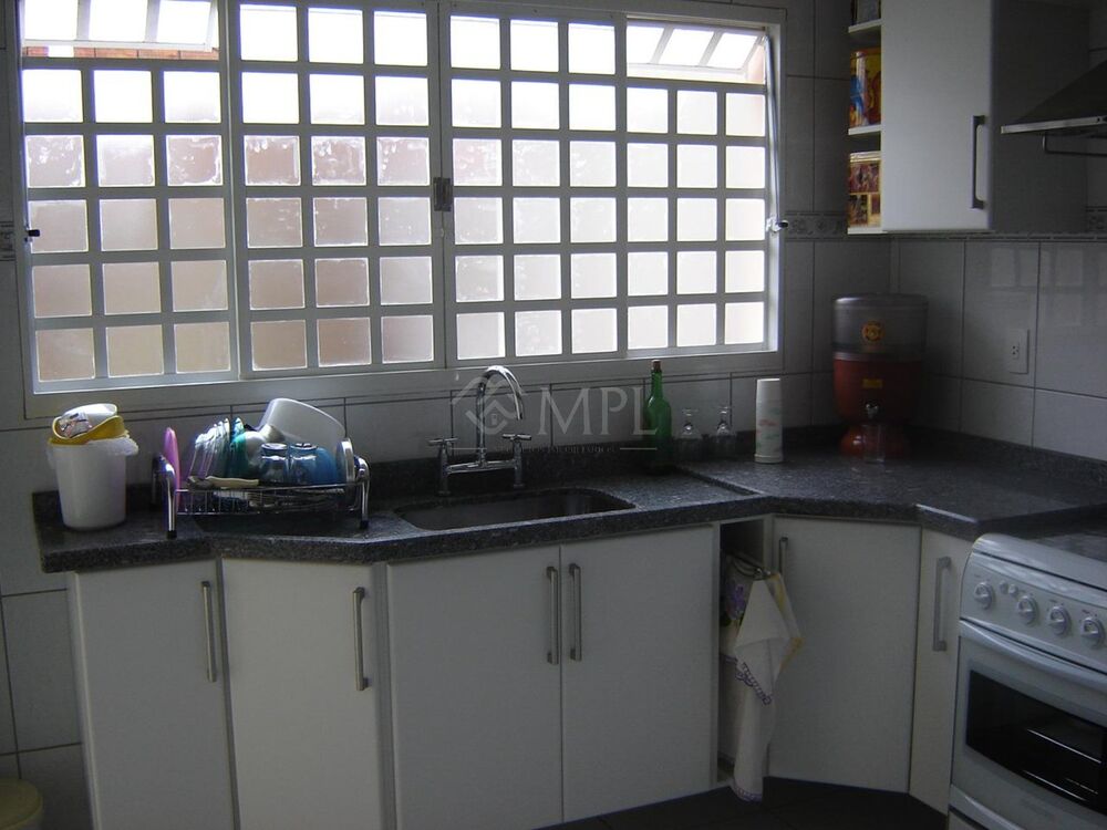 Casa à venda com 3 quartos, 167m² - Foto 4