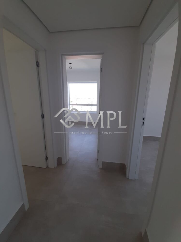 Apartamento para alugar com 3 quartos, 90m² - Foto 1