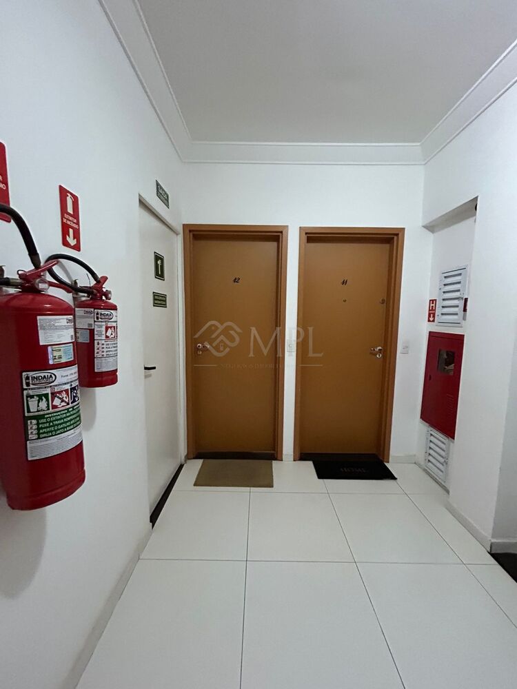Apartamento à venda com 3 quartos, 80m² - Foto 3