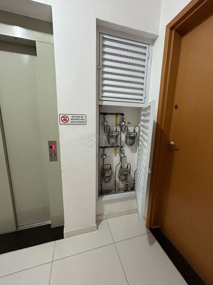 Apartamento à venda com 3 quartos, 80m² - Foto 4