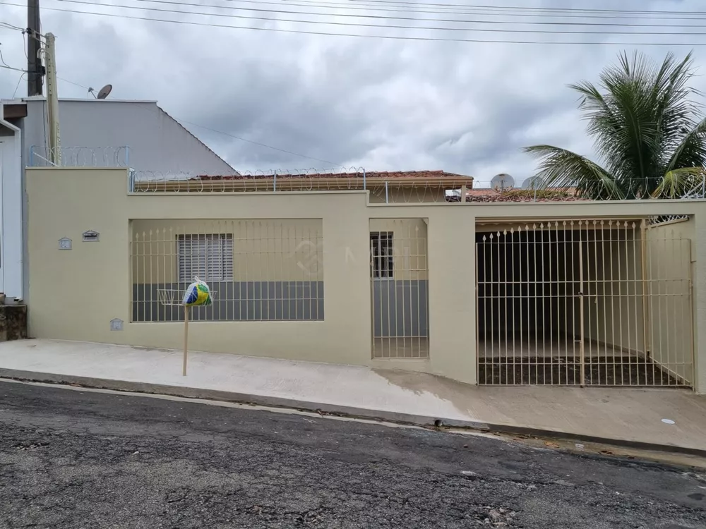 Casa à venda com 3 quartos, 250m² - Foto 1