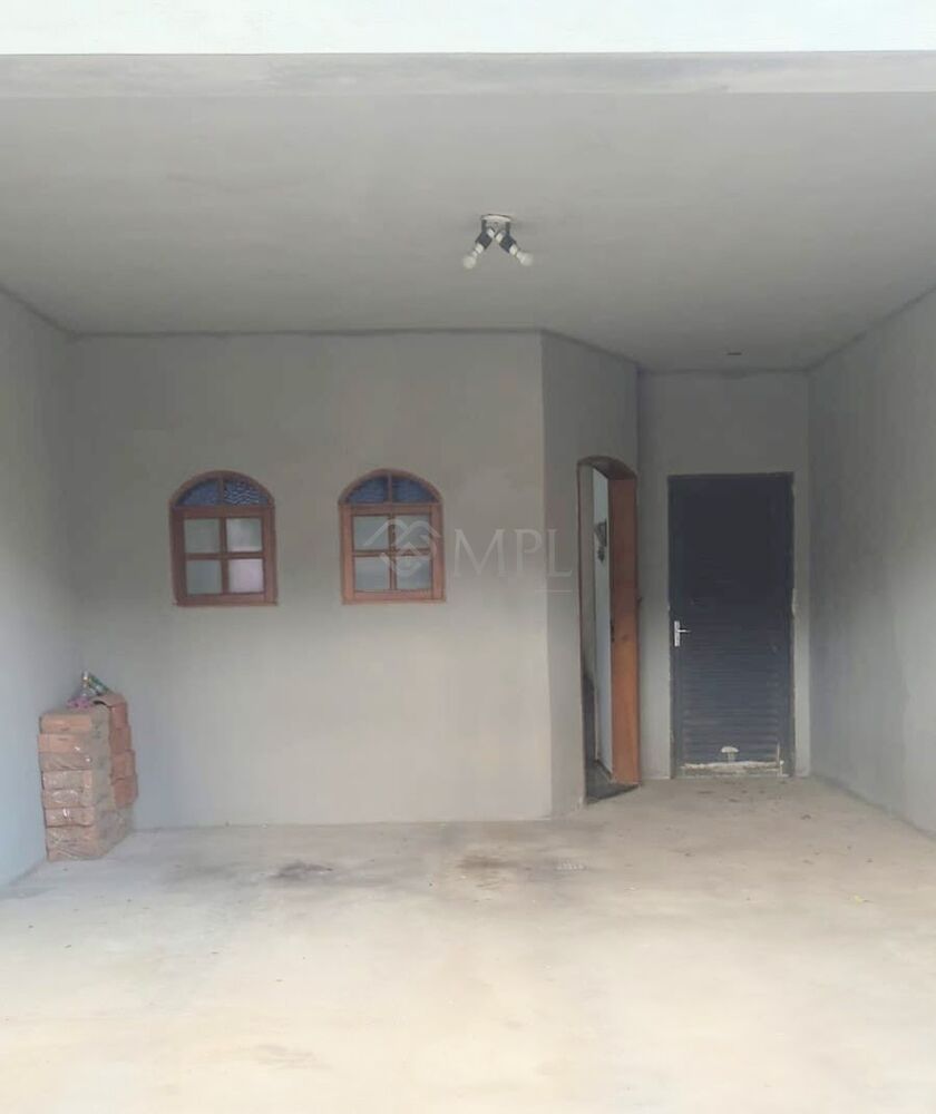 Casa à venda com 2 quartos, 100m² - Foto 2