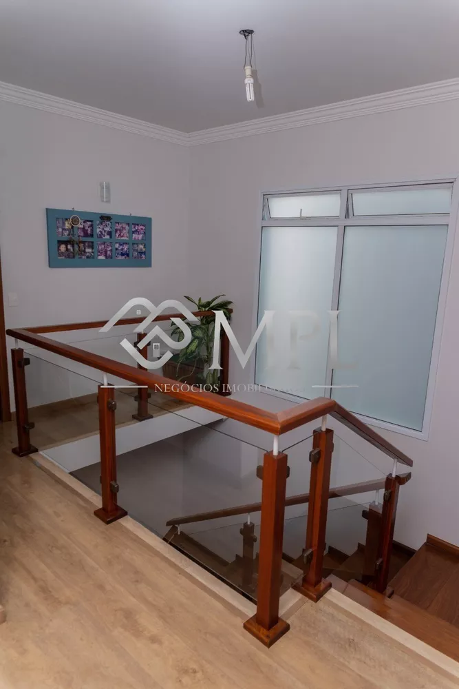 Casa à venda com 4 quartos, 250m² - Foto 10