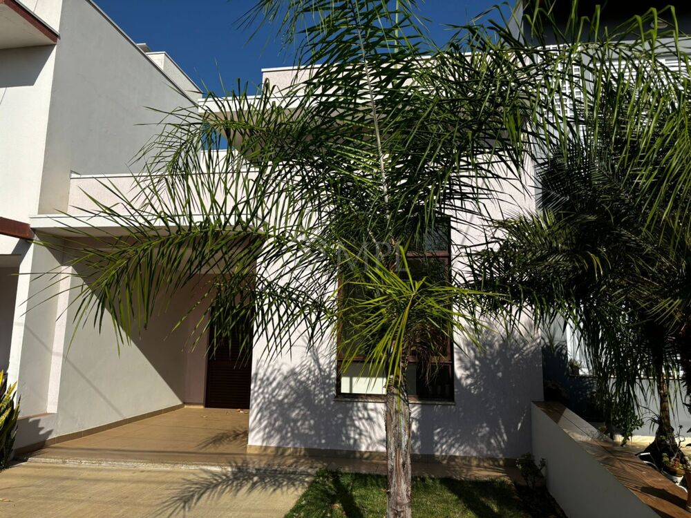 Casa de Condomínio para alugar com 3 quartos, 175m² - Foto 2