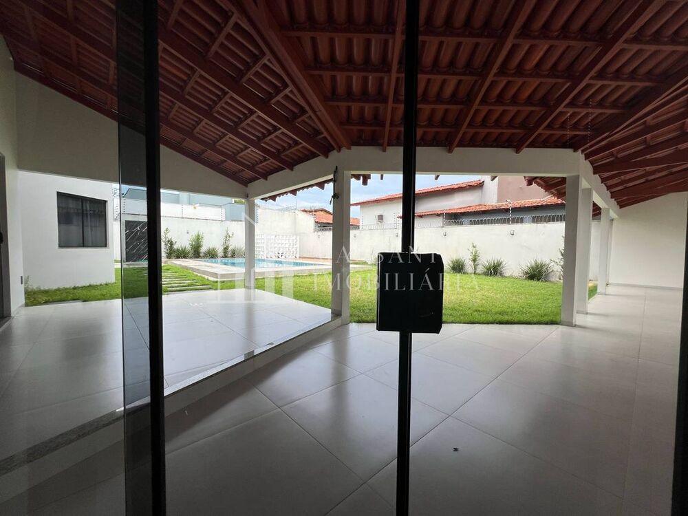 Casa à venda com 4 quartos, 500m² - Foto 2