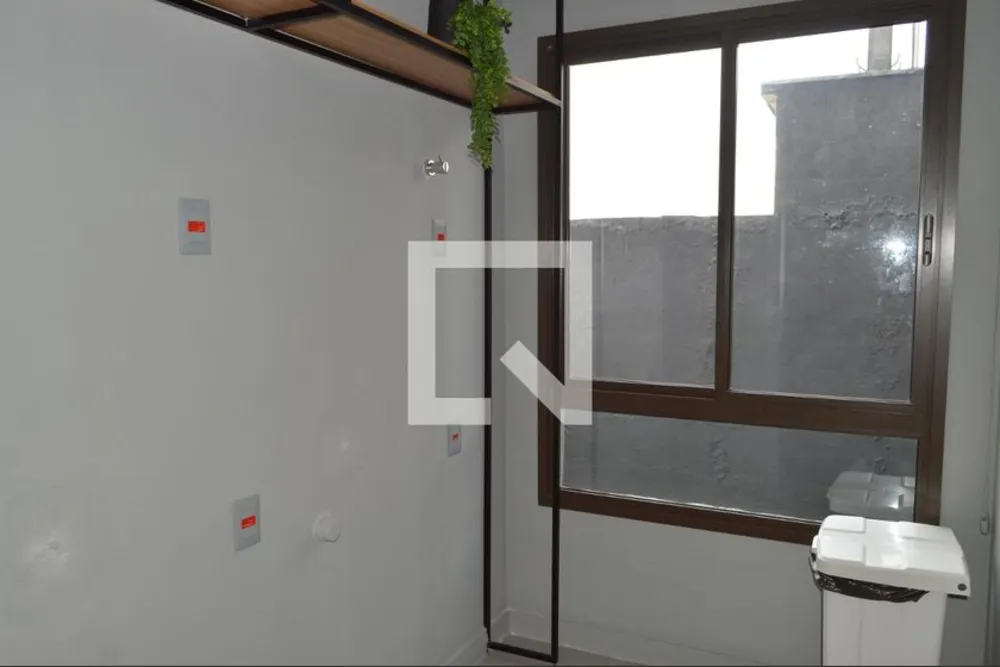 Apartamento, 1 quarto, 27 m² - Foto 2