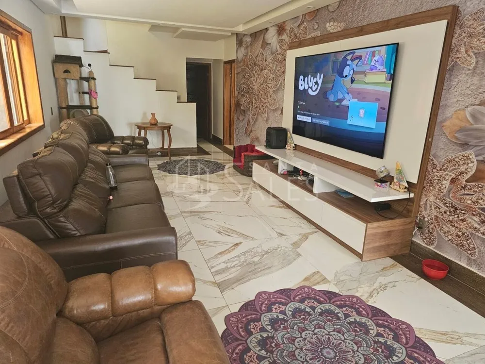 Casa, 5 quartos, 330 m² - Foto 2