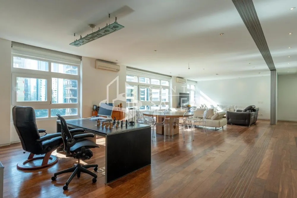 Apartamento, 3 quartos, 239 m² - Foto 1