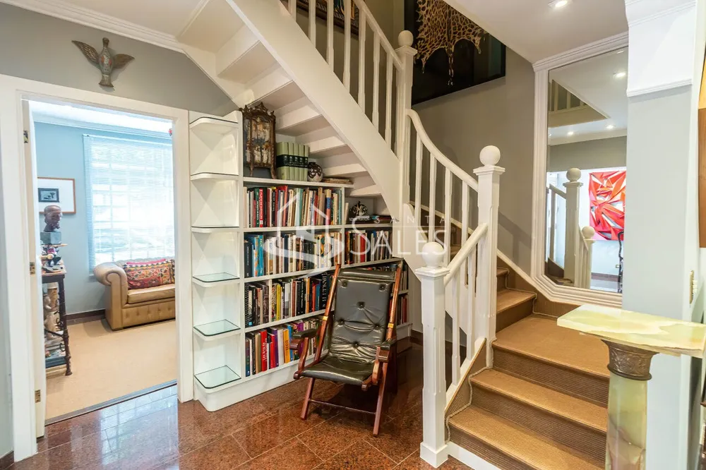 Sobrado, 6 quartos, 156 m² - Foto 1