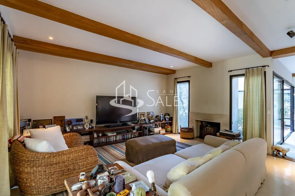 Sobrado, 3 quartos, 493 m² - Foto 1