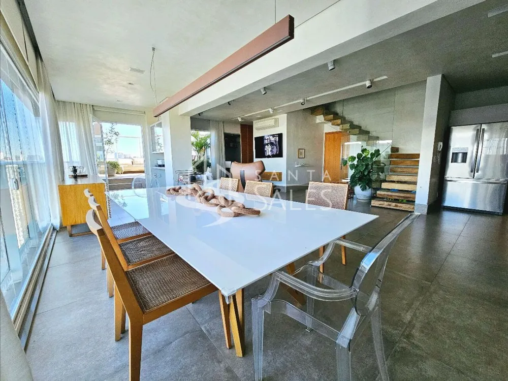 Cobertura, 3 quartos, 230 m² - Foto 2