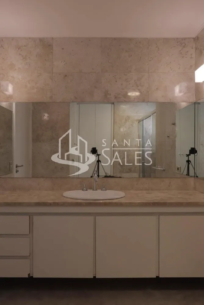 Apartamento, 3 quartos, 240 m² - Foto 1