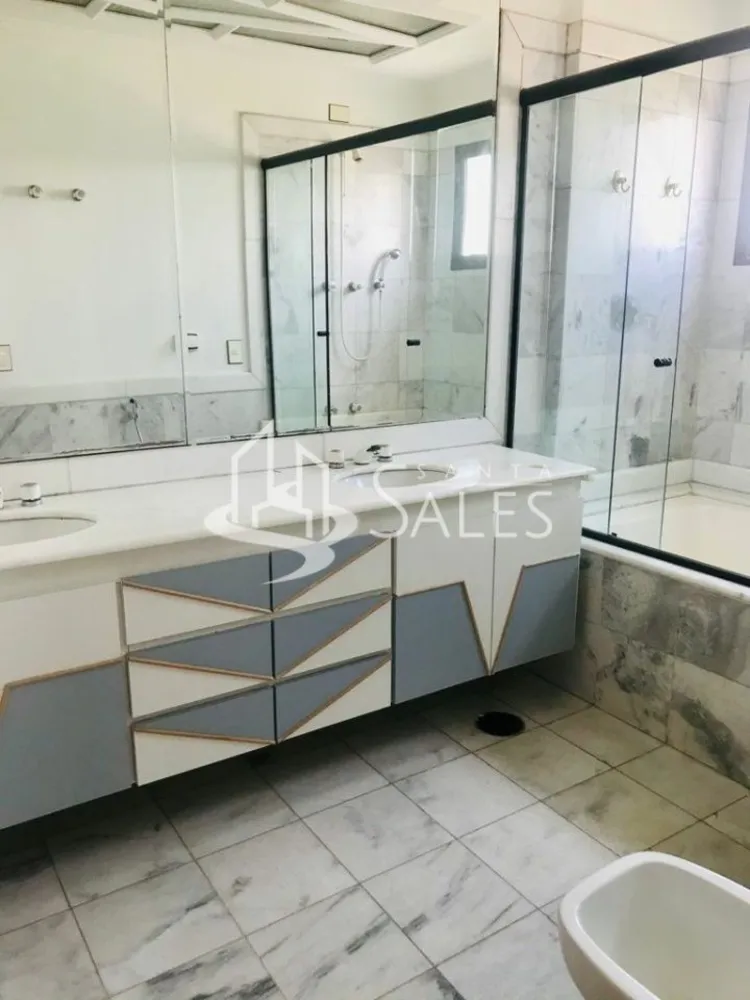 Apartamento, 3 quartos, 230 m² - Foto 1