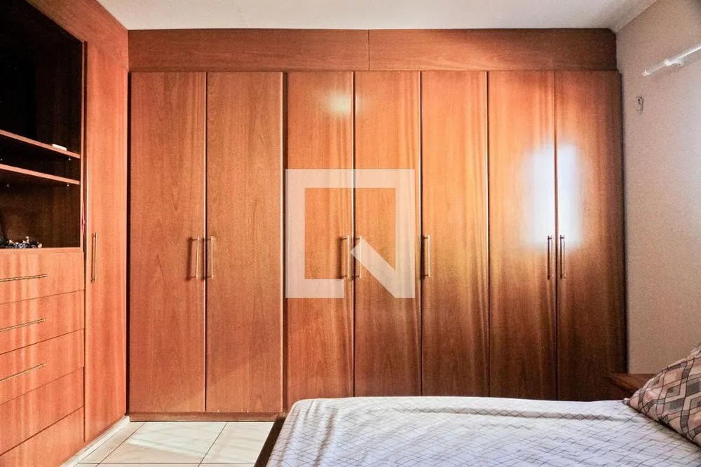 Casa, 3 quartos, 209 m² - Foto 1